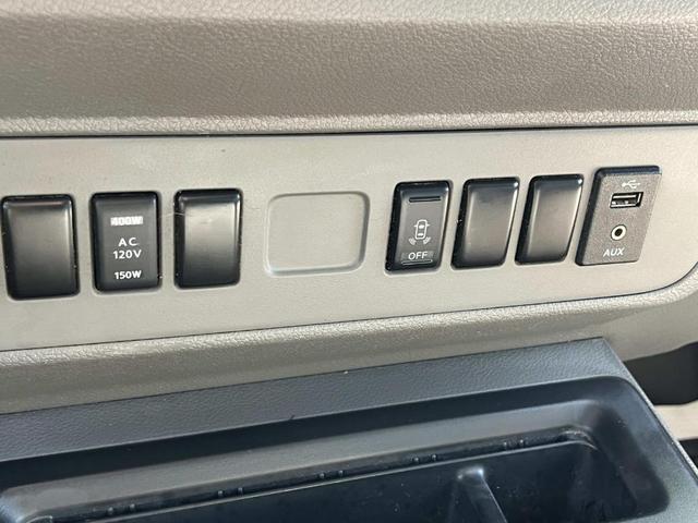 Photo of 2021 Glacier White Nissan NV Cargo NV2500 HD