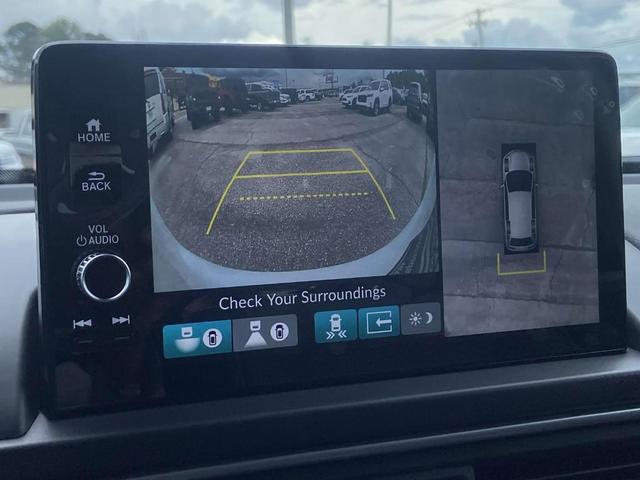 Photo of 2025 Platinum White Honda Pilot