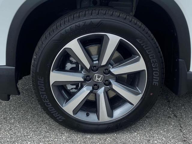 Photo of 2025 Platinum White Honda Pilot