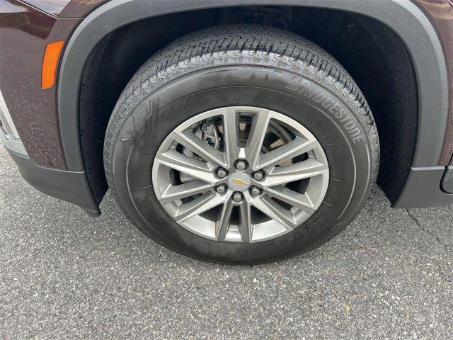 Photo of 2023 Black Cherry Metallic Chevrolet Traverse