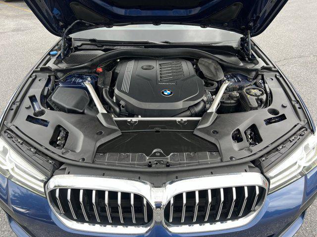 Photo of 2023 Phytonic Blue Metallic BMW 540