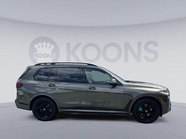 Photo of 2023 Manhattan Green Metallic BMW X7