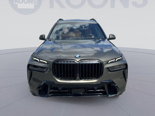 Photo of 2023 Manhattan Green Metallic BMW X7