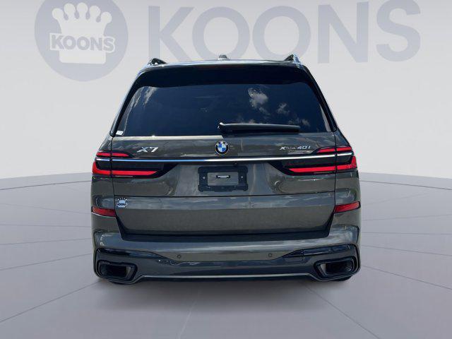 Photo of 2023 Manhattan Green Metallic BMW X7