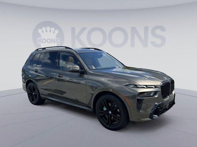 Photo of 2023 Manhattan Green Metallic BMW X7