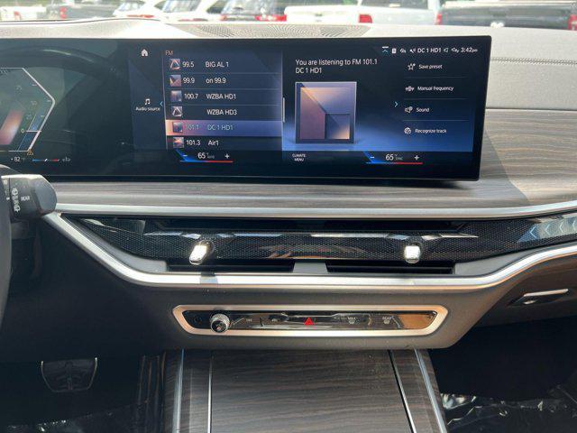 Photo of 2023 Manhattan Green Metallic BMW X7