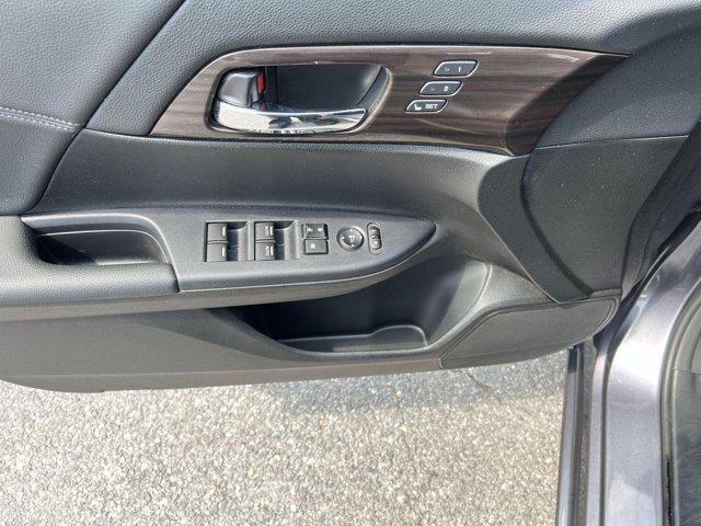 Photo of 2017 Gray Honda Accord