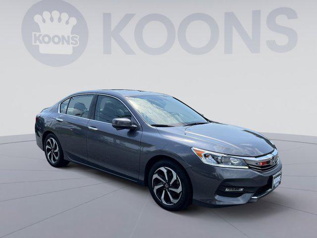 Photo of 2017 Gray Honda Accord