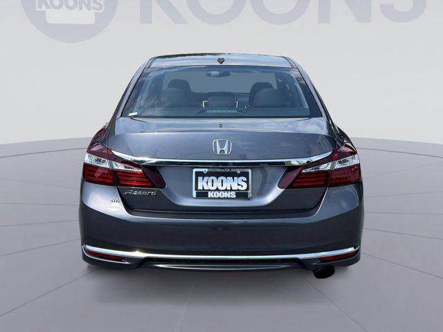Photo of 2017 Gray Honda Accord