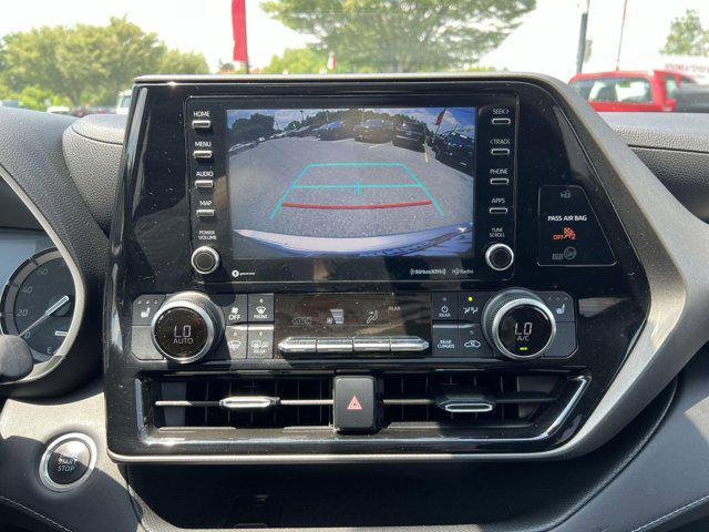Photo of 2021 Celestial Silver Metallic Toyota Highlander