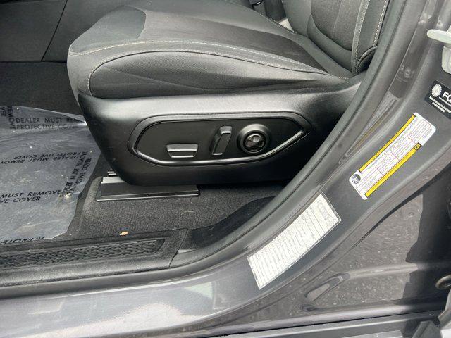 Photo of 2023 Baltic Gray Metallic Clearcoat Jeep Grand Cherokee L