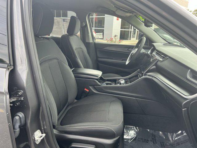 Photo of 2023 Baltic Gray Metallic Clearcoat Jeep Grand Cherokee L