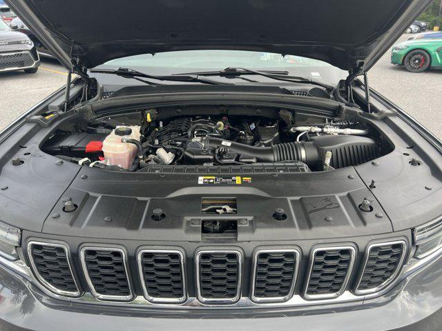 Photo of 2023 Baltic Gray Metallic Clearcoat Jeep Grand Cherokee L