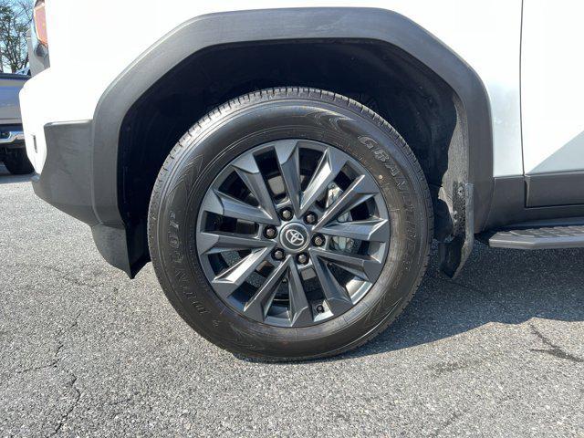 Photo of 2025 Wind Chill Pearl Toyota Land Cruiser