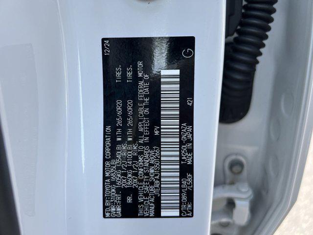 Photo of 2025 Wind Chill Pearl Toyota Land Cruiser