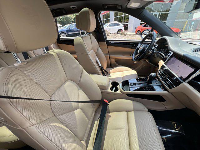 Photo of 2022 Black Porsche Macan