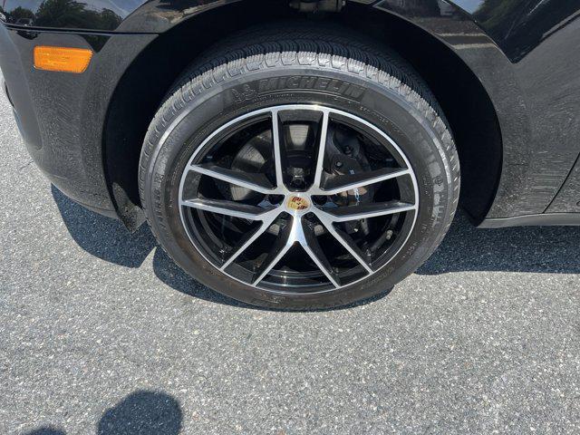 Photo of 2022 Black Porsche Macan