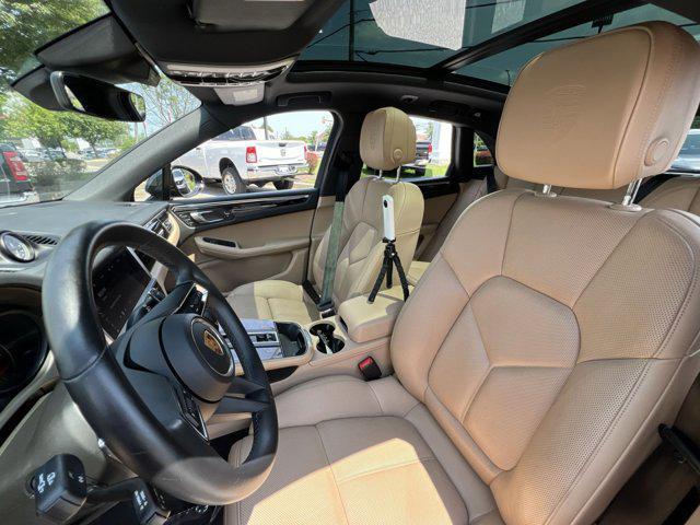 Photo of 2022 Black Porsche Macan