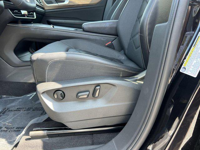 Photo of 2024 Deep Black Pearl Volkswagen Atlas