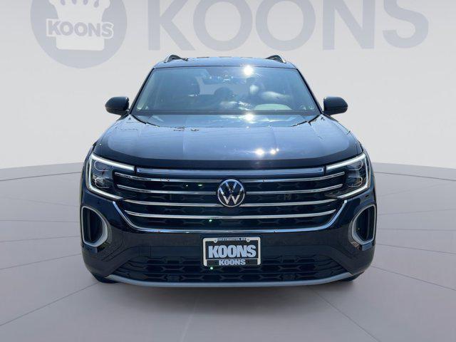 Photo of 2024 Deep Black Pearl Volkswagen Atlas