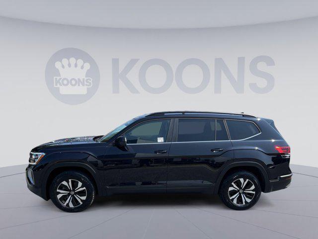 Photo of 2024 Deep Black Pearl Volkswagen Atlas
