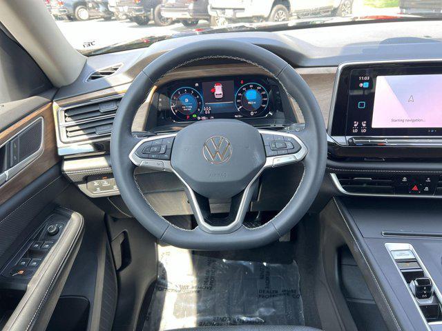 Photo of 2024 Deep Black Pearl Volkswagen Atlas