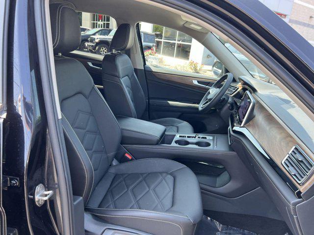 Photo of 2024 Deep Black Pearl Volkswagen Atlas