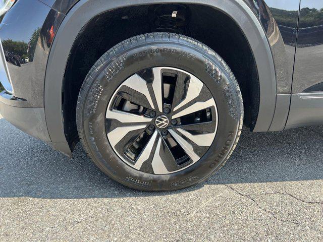Photo of 2024 Deep Black Pearl Volkswagen Atlas