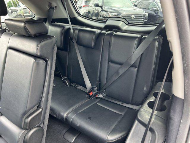 Photo of 2019 Ooh La La Rouge Mica Toyota Highlander
