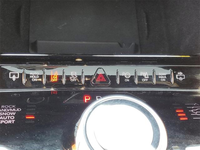 Photo of 2022 Diamond Black Crystal Pearlcoat Jeep Grand Wagoneer