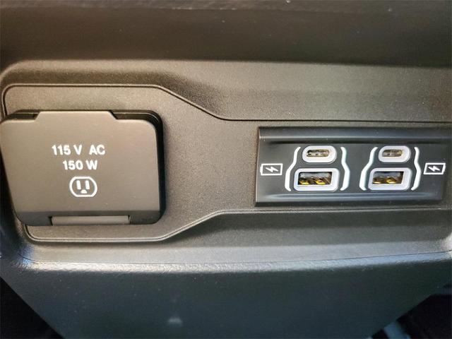 Photo of 2023 Bright White Clearcoat Jeep Grand Cherokee