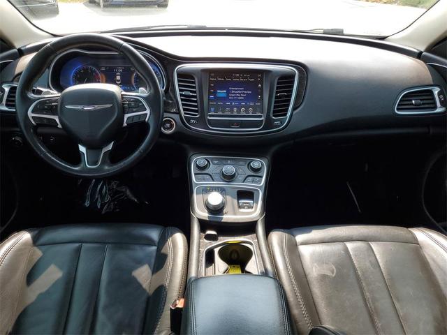 Photo of 2016 Bright White Clearcoat Chrysler 200