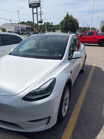 Photo of 2023 Pearl White Multi-Coat Tesla Model Y