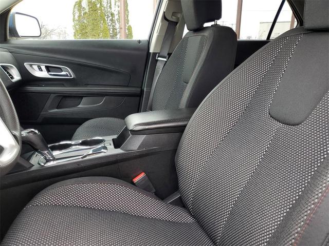 Photo of 2017 Patriot Blue Metallic Chevrolet Equinox