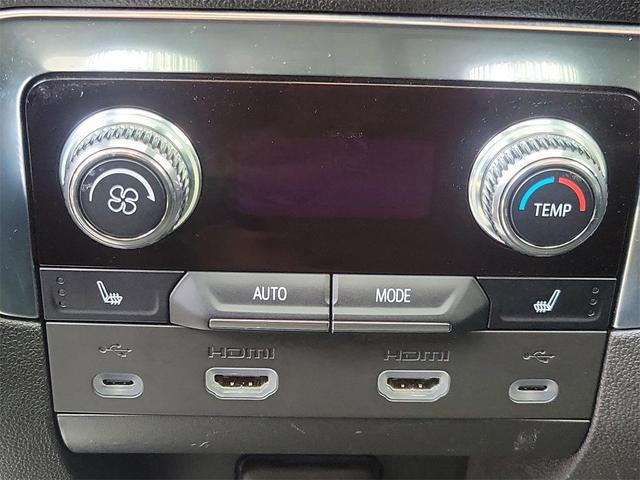 Photo of 2021 Summit White GMC Yukon