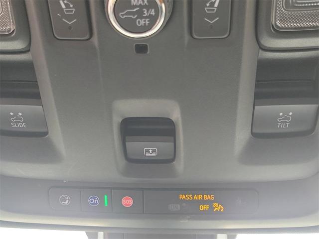 Photo of 2021 Summit White GMC Yukon