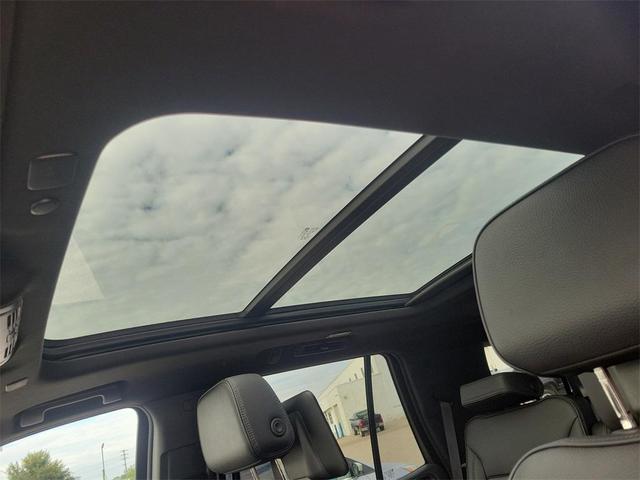 Photo of 2021 Summit White GMC Yukon