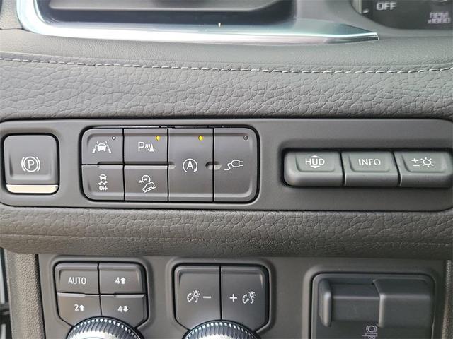 Photo of 2021 Summit White GMC Yukon