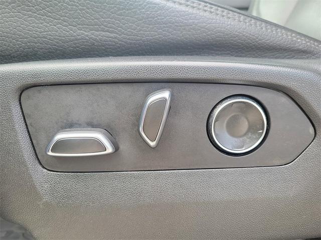 Photo of 2021 Summit White GMC Yukon