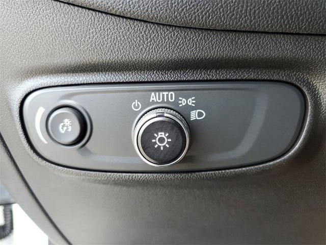 Photo of 2022 Summit White Chevrolet Equinox