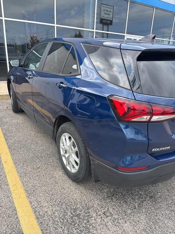 Photo of 2022 Blue Glow Metallic Chevrolet Equinox