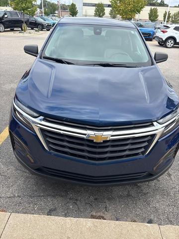 Photo of 2022 Blue Glow Metallic Chevrolet Equinox