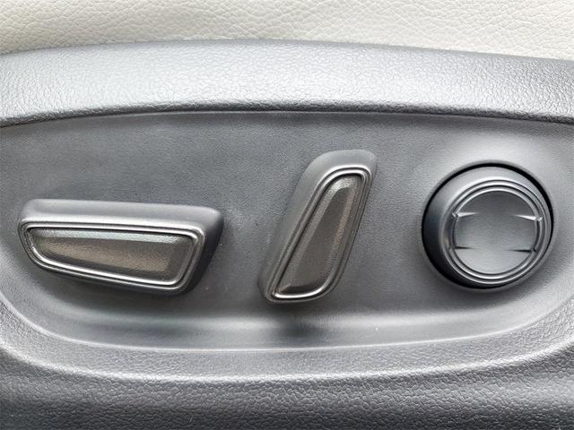 Photo of 2022 Wind Chill Pearl Toyota Camry