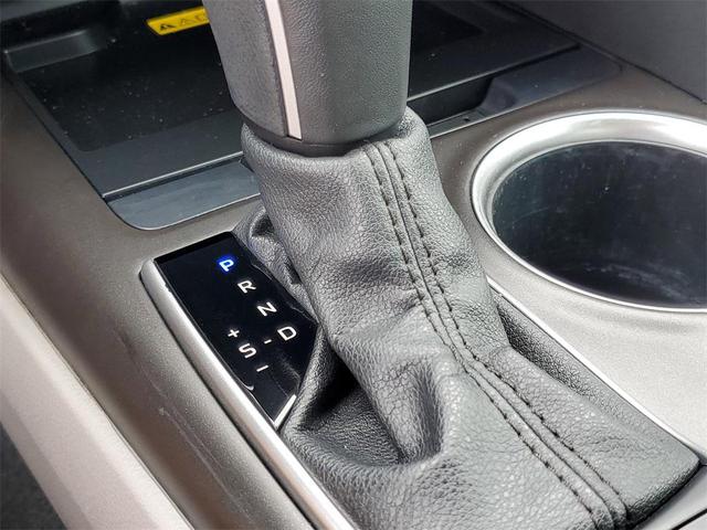 Photo of 2022 Wind Chill Pearl Toyota Camry