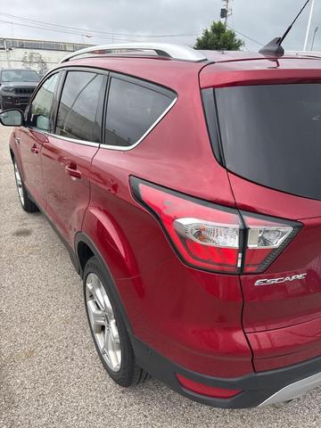 Photo of 2018 Ruby Red Ford Escape