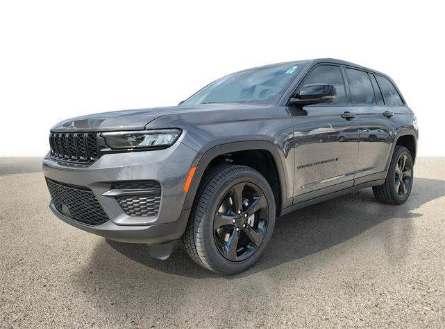 Photo of 2023 Baltic Gray Metallic Clearcoat Jeep Grand Cherokee