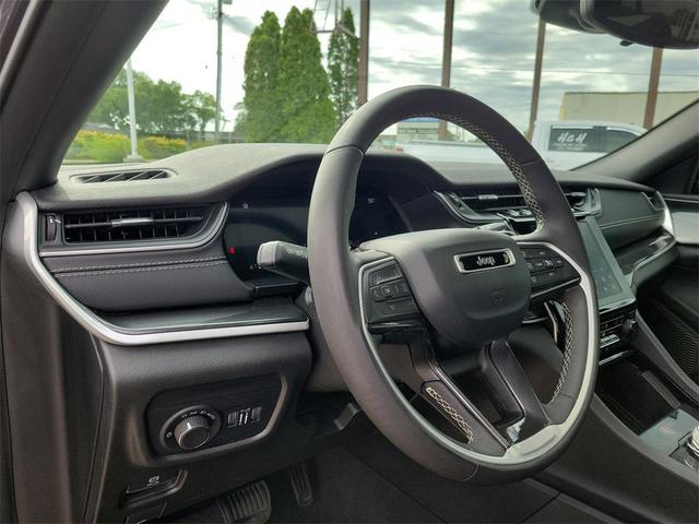 Photo of 2023 Baltic Gray Metallic Clearcoat Jeep Grand Cherokee