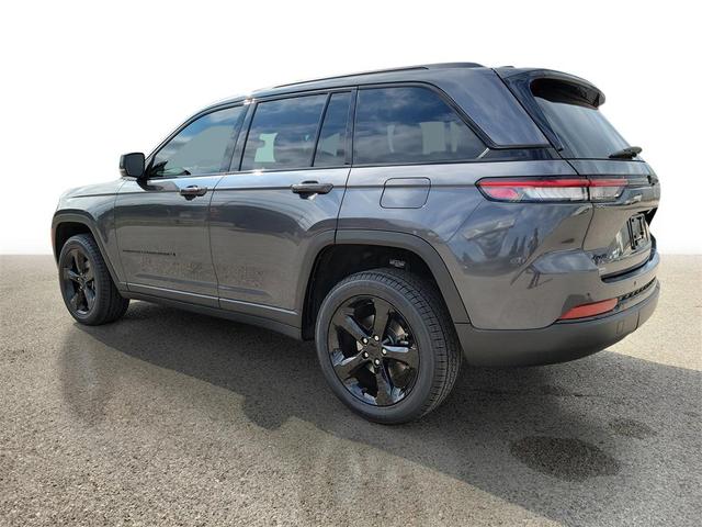 Photo of 2023 Baltic Gray Metallic Clearcoat Jeep Grand Cherokee