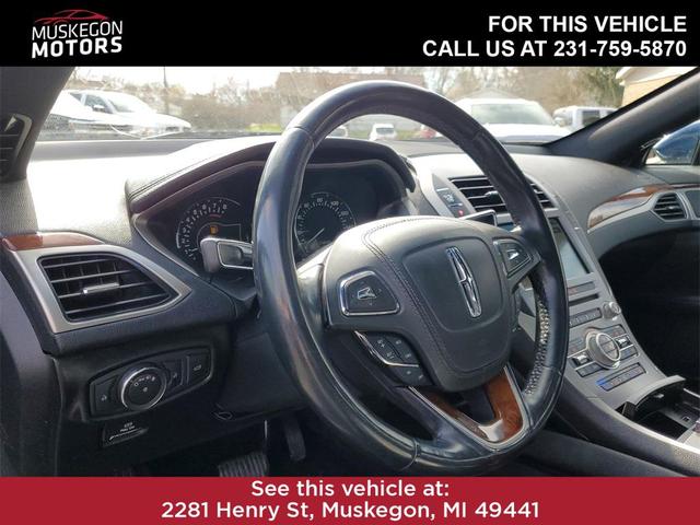 Photo of 2017 Sapphire Blue Metallic Lincoln MKZ