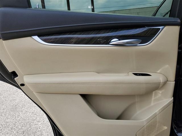 Photo of 2018 Stellar Black Metallic Cadillac XT5